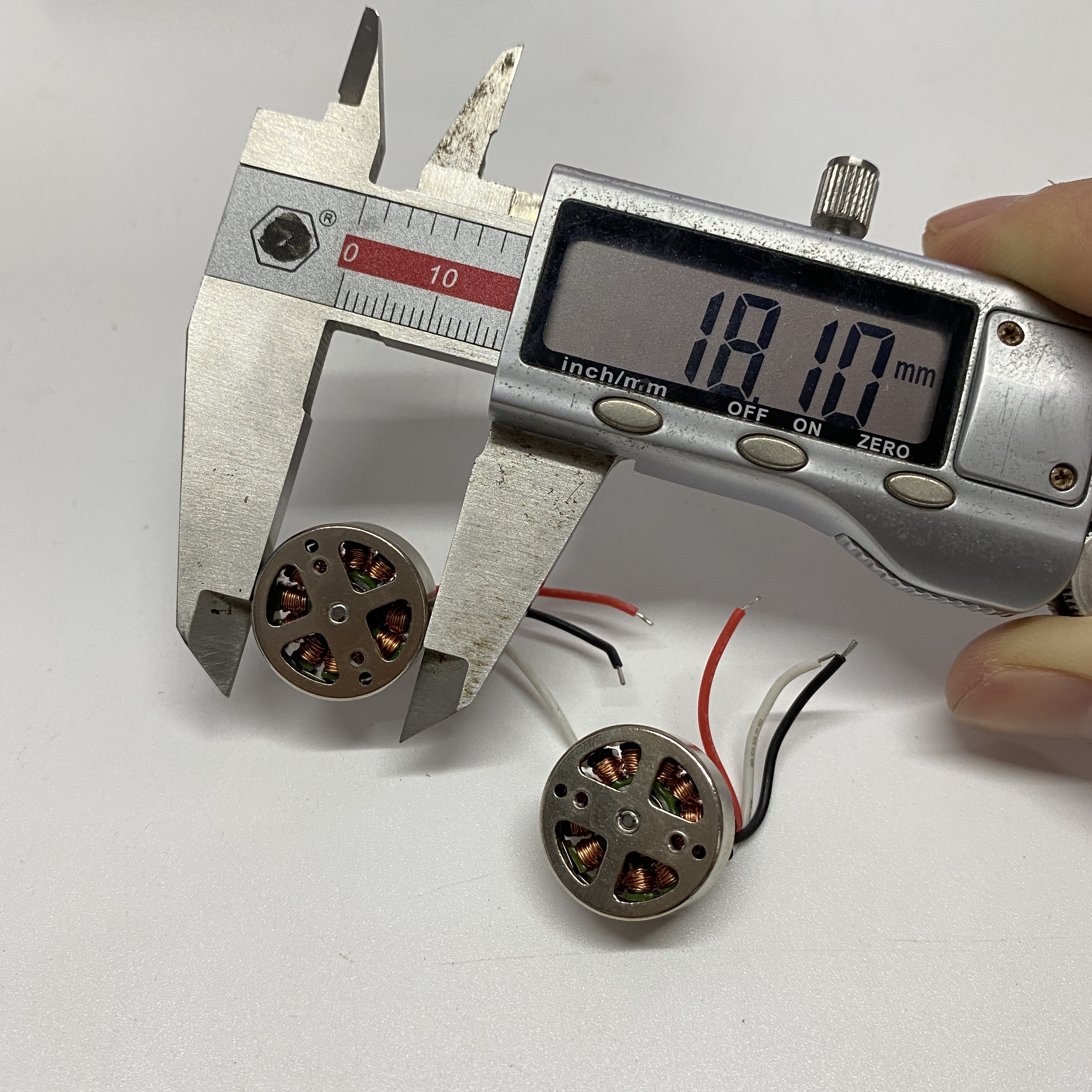 RC Drone 3.7V Brushless Motors – обзор и цена Drone Rc S1S